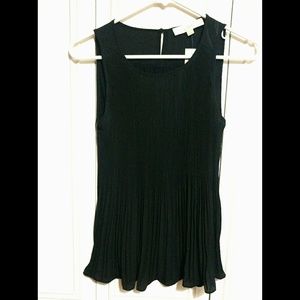SOLD🎈NWT Black Pleated Shell